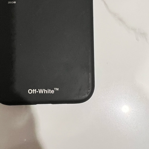 COPY - Off-White iPhone 11 Pro case - Picture 5 of 5